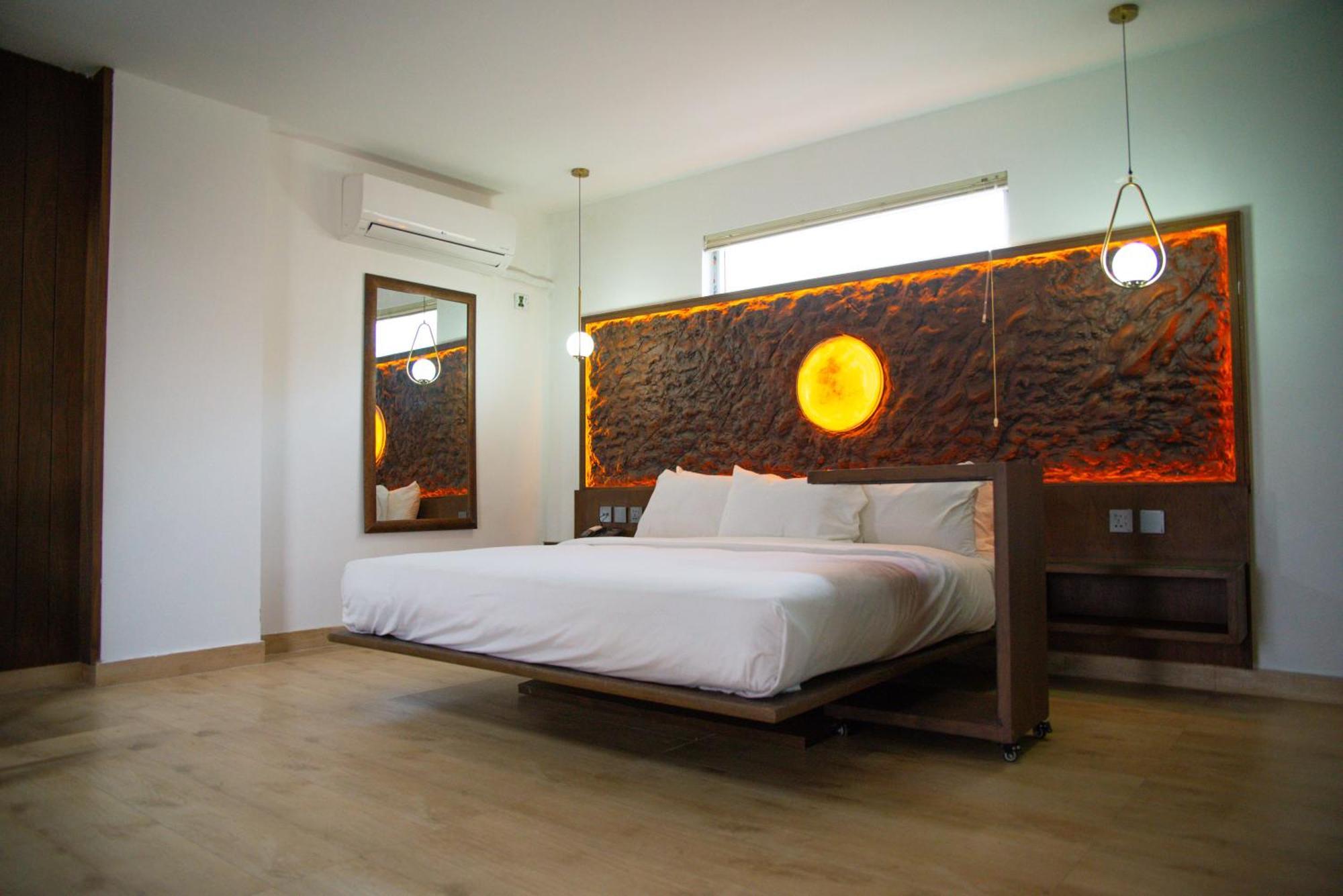 Hotel Crown Inn Karachi Buitenkant foto