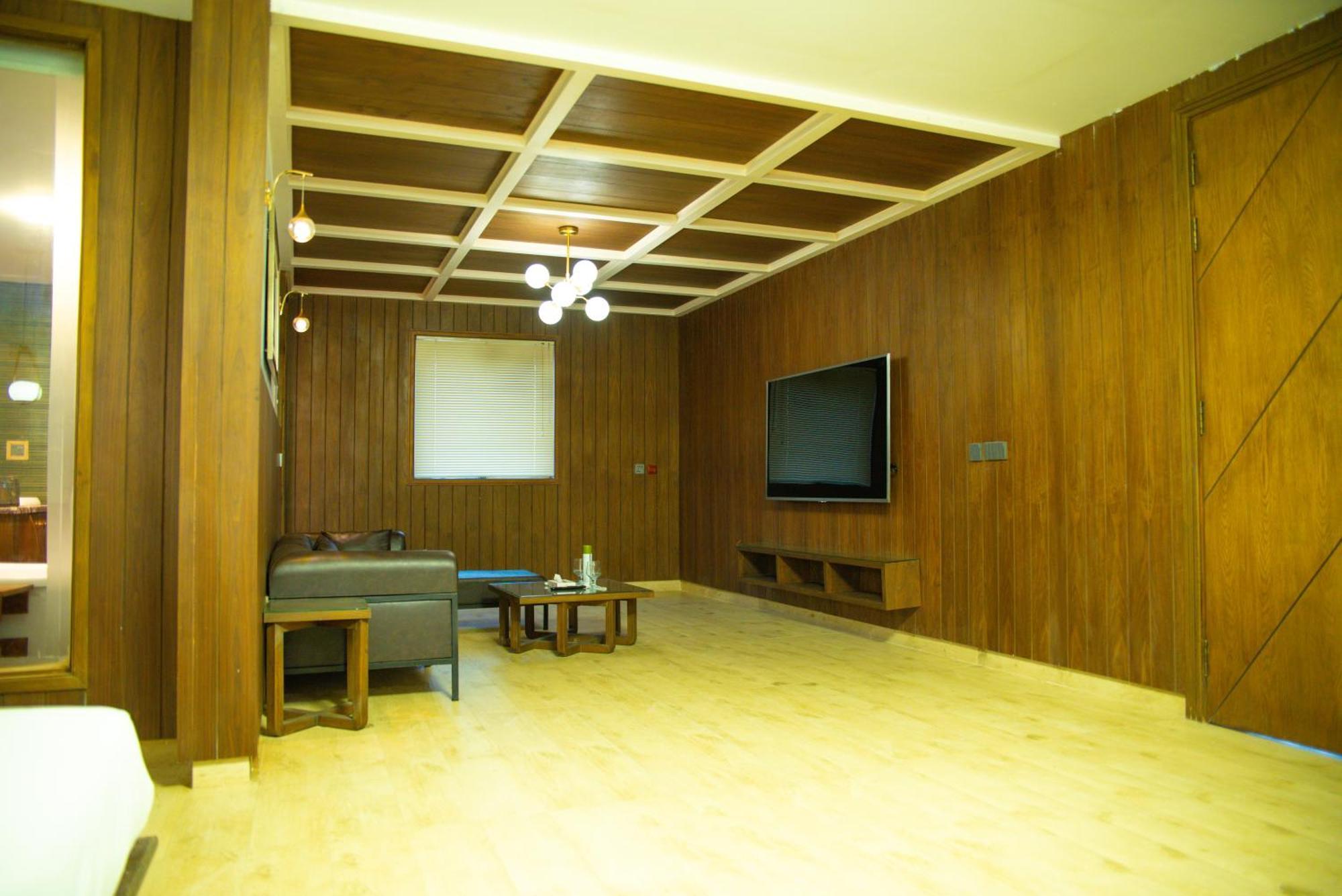 Hotel Crown Inn Karachi Buitenkant foto