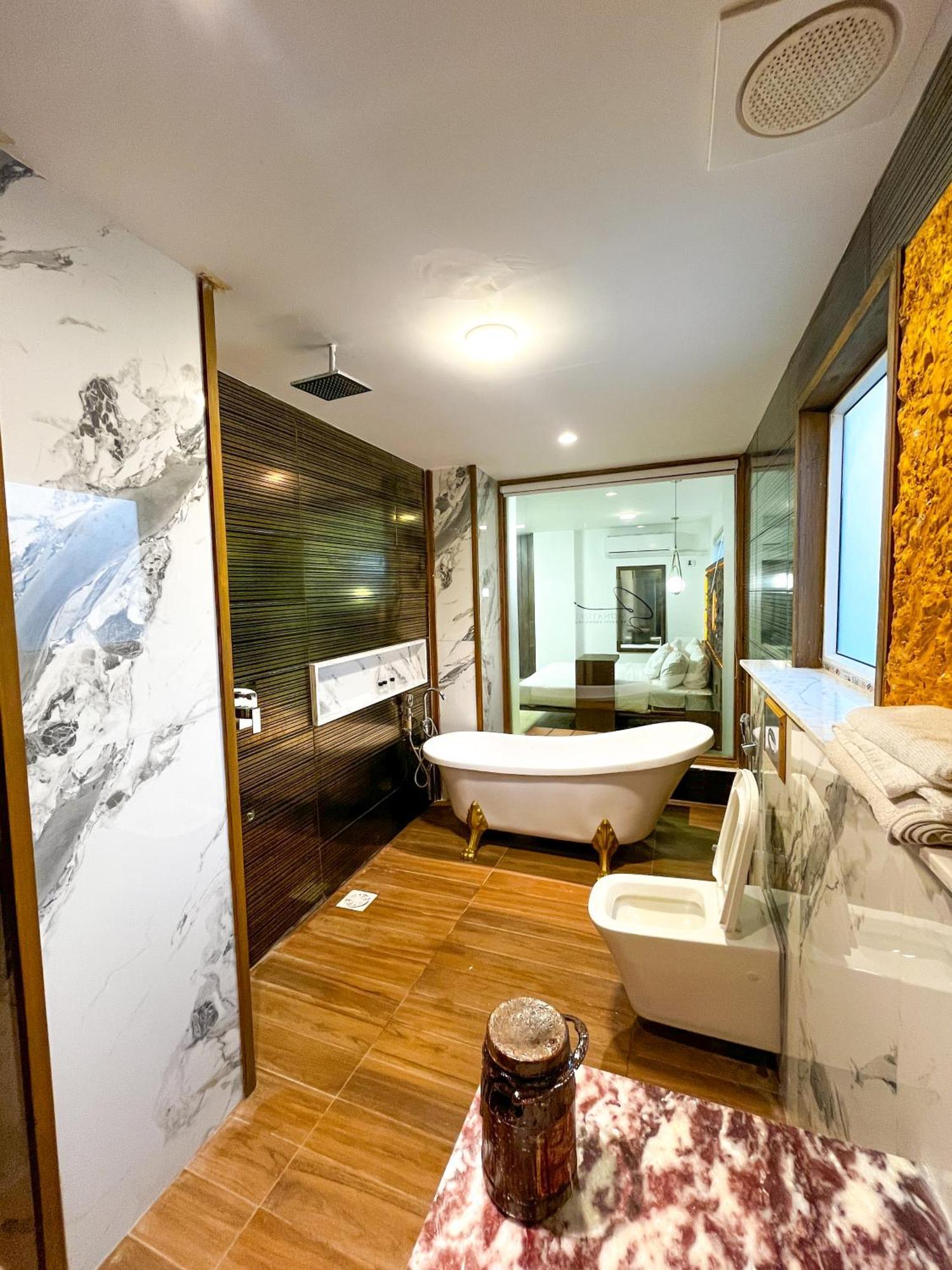 Hotel Crown Inn Karachi Buitenkant foto