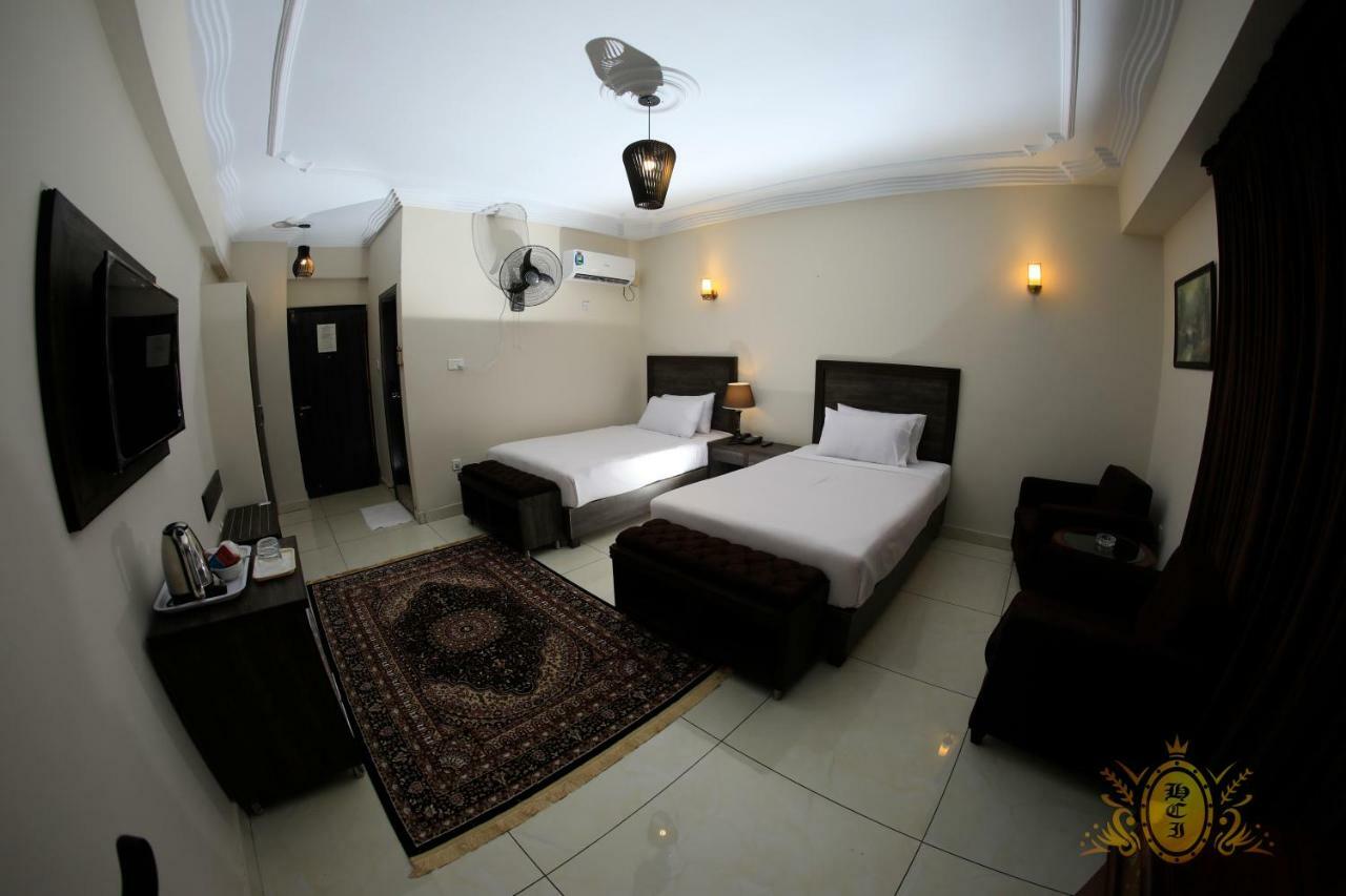 Hotel Crown Inn Karachi Buitenkant foto